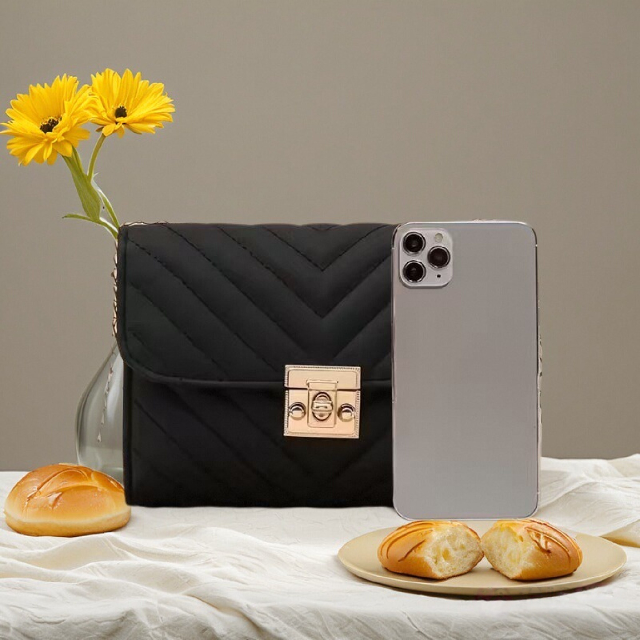 Luxury V-Chevron Quilted Chain - Women Bags Louis Vuitton ulasan dan harga