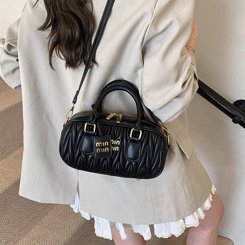 Ruched Pillow Bag, 2026 Textur - Top Handle Structured ulasan dan harga