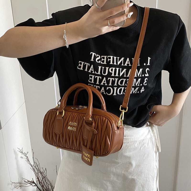 Ruched Pillow Bag, 2026 Textur - Top Handle Structured ulasan dan harga